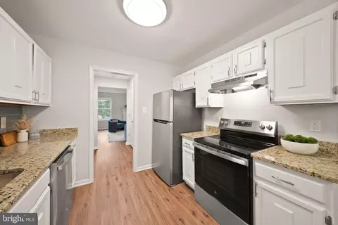 Kitchen - 8627 Pin Oak Dr, Springfield, VA 22153 photo 4 of 4