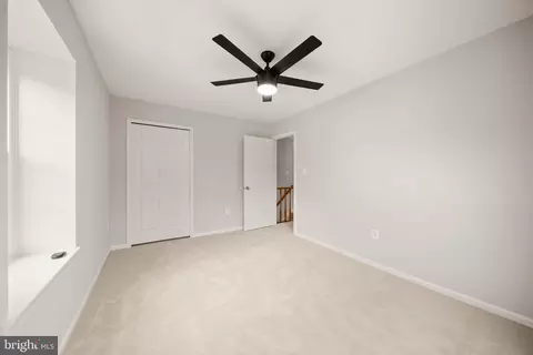 Bedroom - 8627 Pin Oak Dr, Springfield, VA 22153 photo 7 of 12