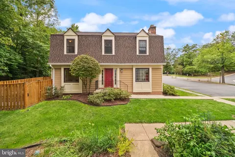 Exterior - 8627 Pin Oak Dr, Springfield, VA 22153 photo 3 of 11