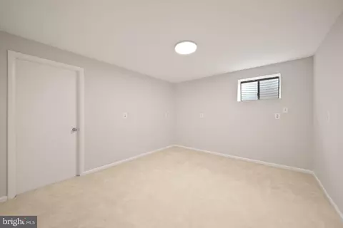 Bedroom - 8627 Pin Oak Dr, Springfield, VA 22153 photo 12 of 12