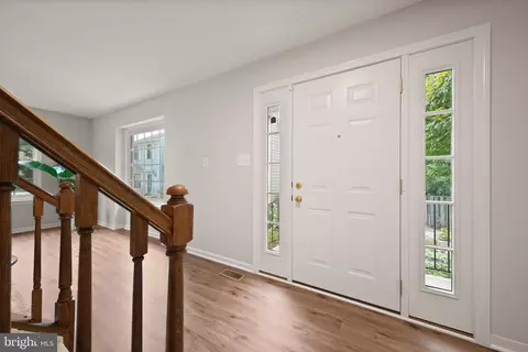 Entry Way - 8627 Pin Oak Dr, Springfield, VA 22153 photo 2 of 4