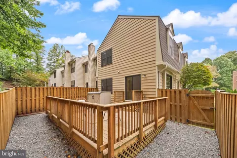 Exterior - 8627 Pin Oak Dr, Springfield, VA 22153 photo 9 of 11
