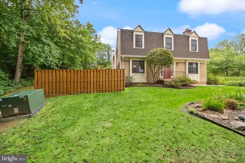 Exterior - 8627 Pin Oak Dr, Springfield, VA 22153 photo 11 of 11