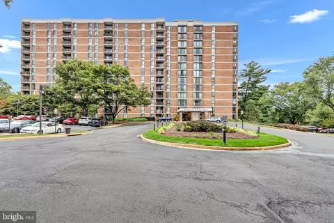 2300 Pimmit Dr #1201, Falls Church, VA 22043