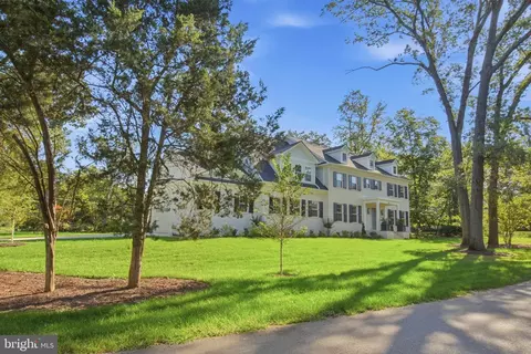 1142 Cameron Rd, Alexandria, VA 22308