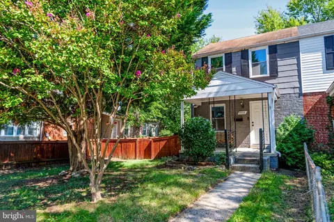 5933 Williamsburg Rd, Alexandria, VA 22303