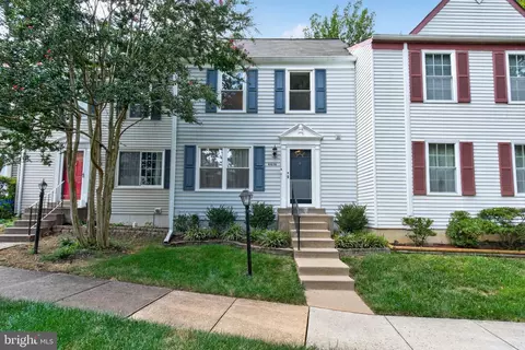 6636 Greenleigh Ln, Alexandria, VA 22315