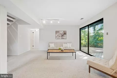 Living - 2165 Cabots Point Ln, Reston, VA 20191 photo 6 of 6