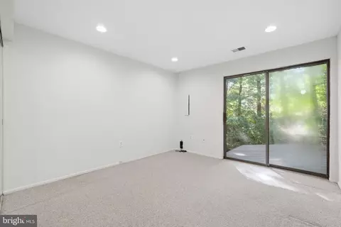 Bedroom - 2165 Cabots Point Ln, Reston, VA 20191 photo 7 of 7