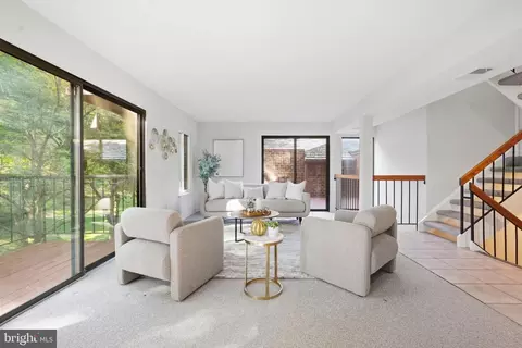 Living - 2165 Cabots Point Ln, Reston, VA 20191 photo 2 of 6