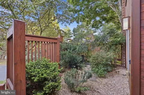 Exterior - 2165 Cabots Point Ln, Reston, VA 20191 photo 8 of 8