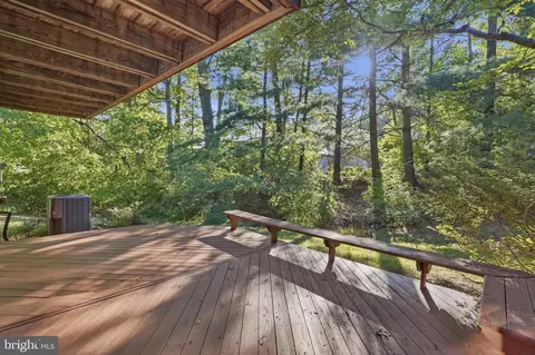 Exterior - 2165 Cabots Point Ln, Reston, VA 20191 photo 6 of 8