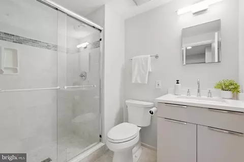 Bath - 2165 Cabots Point Ln, Reston, VA 20191 photo 1 of 4