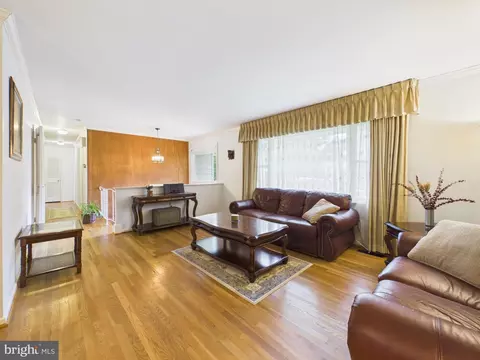 Living - 8714 Old Courthouse Rd, Vienna, VA 22182 photo 1 of 5