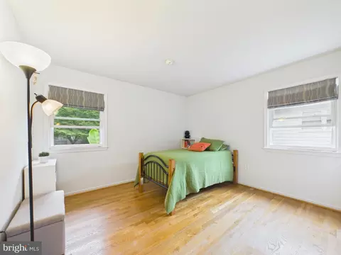 Bedroom - 8714 Old Courthouse Rd, Vienna, VA 22182 photo 6 of 7