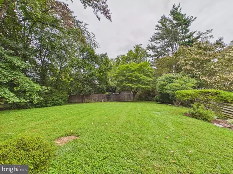 Exterior - 8714 Old Courthouse Rd, Vienna, VA 22182 photo 8 of 8
