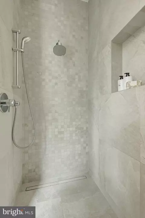 Bath - 7815 Old Falls Rd, Mclean, VA 22102 photo 8 of 11