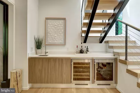 Entry Way - 7815 Old Falls Rd, Mclean, VA 22102 photo 2 of 5