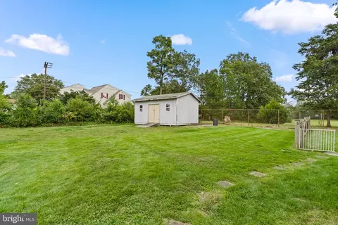 Exterior - 6213 Thomas Dr, Springfield, VA 22150 photo 4 of 4