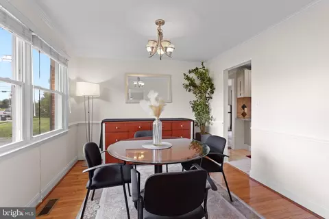 Dining - 6213 Thomas Dr, Springfield, VA 22150 photo 3 of 3