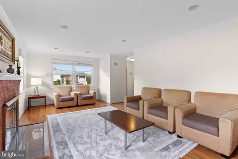 Living - 6213 Thomas Dr, Springfield, VA 22150 photo 3 of 4