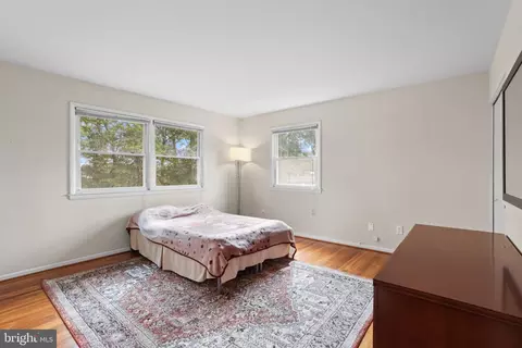 Bedroom - 6213 Thomas Dr, Springfield, VA 22150 photo 2 of 7