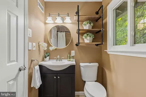 Bath - 2424 Cloudcroft Sq, Reston, VA 20191 photo 1 of 2