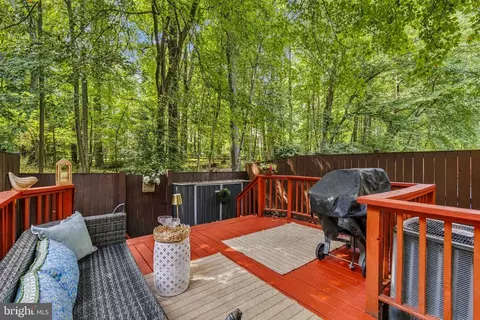 Exterior - 2424 Cloudcroft Sq, Reston, VA 20191 photo 3 of 5
