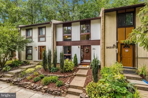 Exterior - 2424 Cloudcroft Sq, Reston, VA 20191 photo 1 of 5