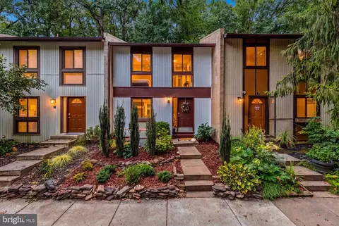 Exterior - 2424 Cloudcroft Sq, Reston, VA 20191 photo 5 of 5