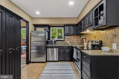 Kitchen - 2424 Cloudcroft Sq, Reston, VA 20191 photo 1 of 1