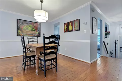 Dining - 7033 Solomon Seal Ct, Springfield, VA 22152 photo 3 of 4