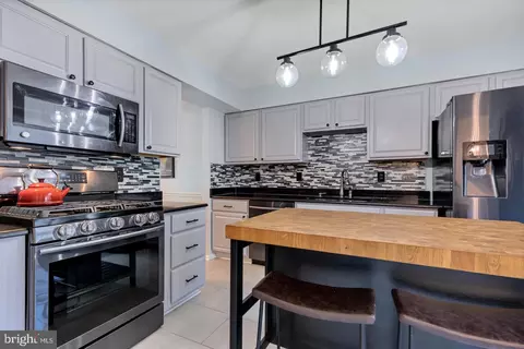 Kitchen - 7033 Solomon Seal Ct, Springfield, VA 22152 photo 1 of 4