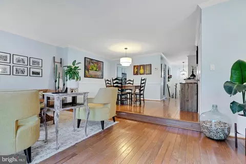Dining - 7033 Solomon Seal Ct, Springfield, VA 22152 photo 4 of 4