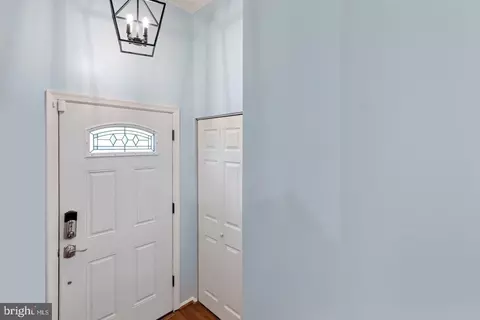 Entry Way - 7033 Solomon Seal Ct, Springfield, VA 22152 photo 1 of 6