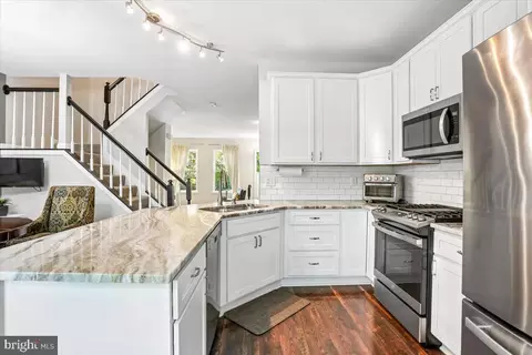 12029 Edgemere Cir, Reston, VA 20190
