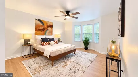 4104 H Monument Ct #202, Fairfax, VA 22033