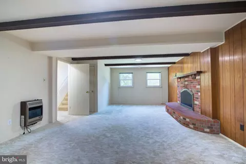 Living - 6914 Hadlow Dr, Springfield, VA 22152 photo 4 of 5