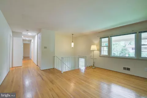 Entry Way - 6914 Hadlow Dr, Springfield, VA 22152 photo 1 of 1