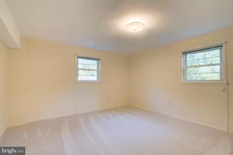 Bedroom - 6914 Hadlow Dr, Springfield, VA 22152 photo 3 of 5