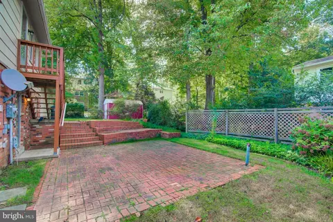 Exterior - 6914 Hadlow Dr, Springfield, VA 22152 photo 2 of 7