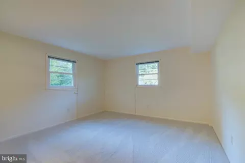 Bedroom - 6914 Hadlow Dr, Springfield, VA 22152 photo 4 of 5
