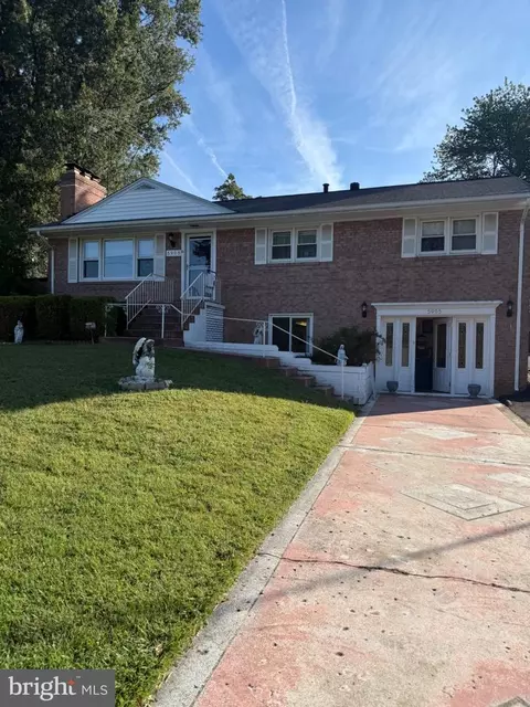 5905 Ridge View Dr, Alexandria, VA 22310