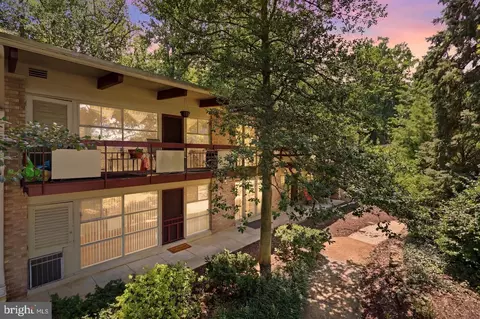 4203 Americana Dr #101, Annandale, VA 22003
