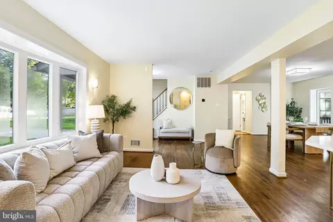 Living - 8403 Greeley Blvd, Springfield, VA 22152 photo 2 of 6