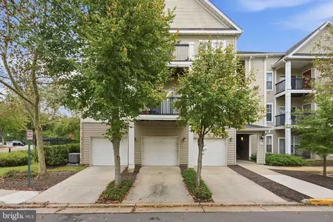 13329 Connor Dr #E, Centreville, VA 20120