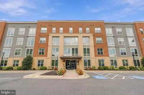 6104 Fairview Farm Dr #209, Alexandria, VA 22315