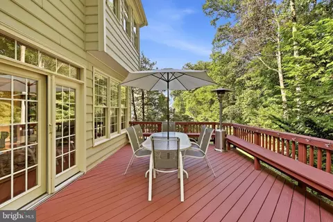 Exterior - 9008 Advantage Ct, Burke, VA 22015 photo 2 of 8