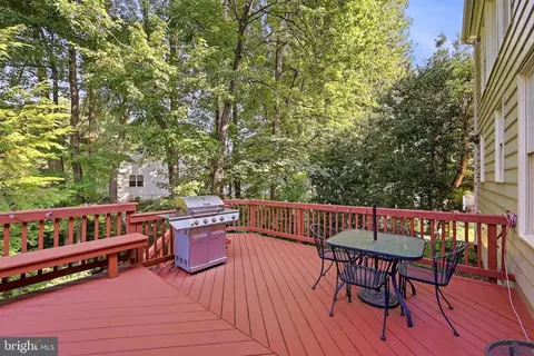 Exterior - 9008 Advantage Ct, Burke, VA 22015 photo 3 of 8