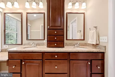 Bath - 9008 Advantage Ct, Burke, VA 22015 photo 2 of 6